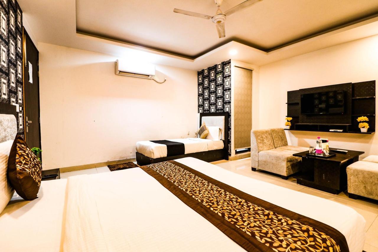 Hotel Olive Zone Near Delhi Airport Yeni Delhi Dış mekan fotoğraf